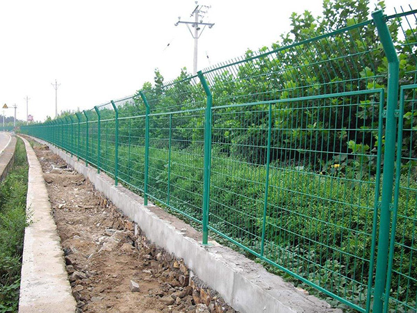 蚌埠公路護(hù)欄網(wǎng)圖片7 蚌埠公路護(hù)欄網(wǎng)圖片7