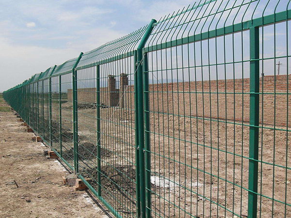 大連鐵絲網(wǎng)圍墻圖片3 大連鐵絲網(wǎng)圍墻圖片3