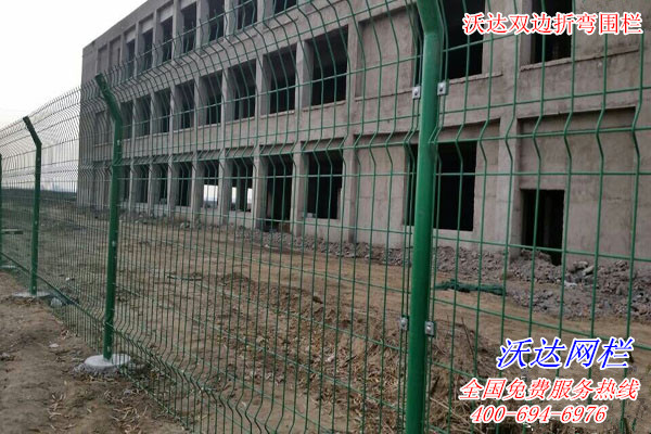 寧夏內蒙古工業設計園光伏圍墻護欄網工程圖片3 寧夏內蒙古工業設計園光伏圍墻護欄網工程圖片3