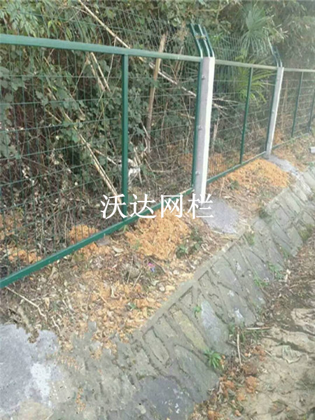 滬昆鐵路貴州段防護柵欄護欄網項目圖片4 滬昆鐵路貴州段防護柵欄護欄網項目圖片4