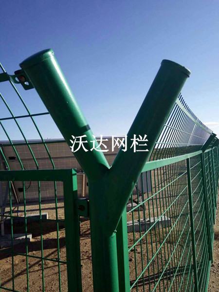 赤峰內蒙古烏拉特中旗油井護欄網工程圖片4 赤峰內蒙古烏拉特中旗油井護欄網工程圖片4