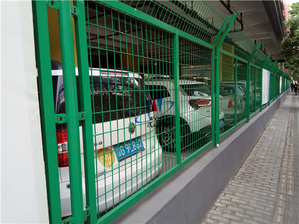 大連框架護(hù)欄網(wǎng)上海嘉定項(xiàng)目工程案例圖片2 大連框架護(hù)欄網(wǎng)上海嘉定項(xiàng)目工程案例圖片2