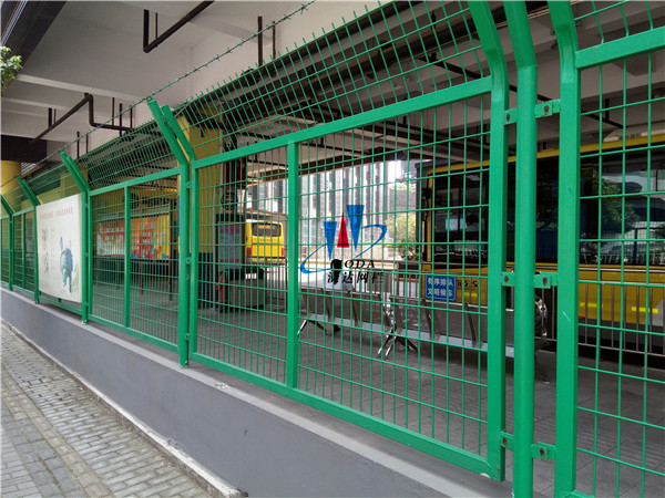 大連框架護(hù)欄網(wǎng)上海嘉定項(xiàng)目工程案例圖片4 大連框架護(hù)欄網(wǎng)上海嘉定項(xiàng)目工程案例圖片4