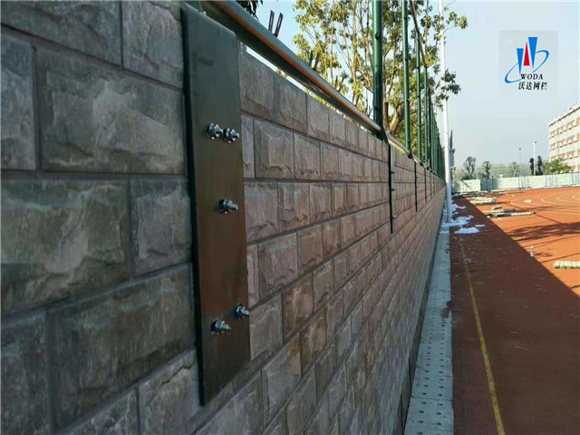 赤峰安徽皖西當代運動場圍網工程圖片2 赤峰安徽皖西當代運動場圍網工程圖片2