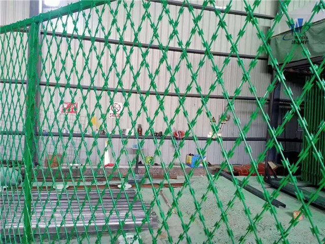 刀片刺網護欄圖片5 刀片刺網護欄圖片5