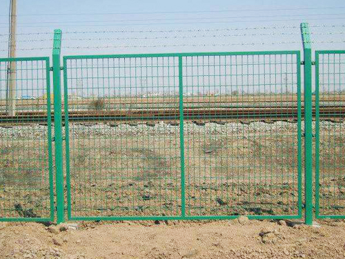 浸塑鐵路防護柵欄 (1).jpg 浸塑鐵路防護柵欄 (1).jpg