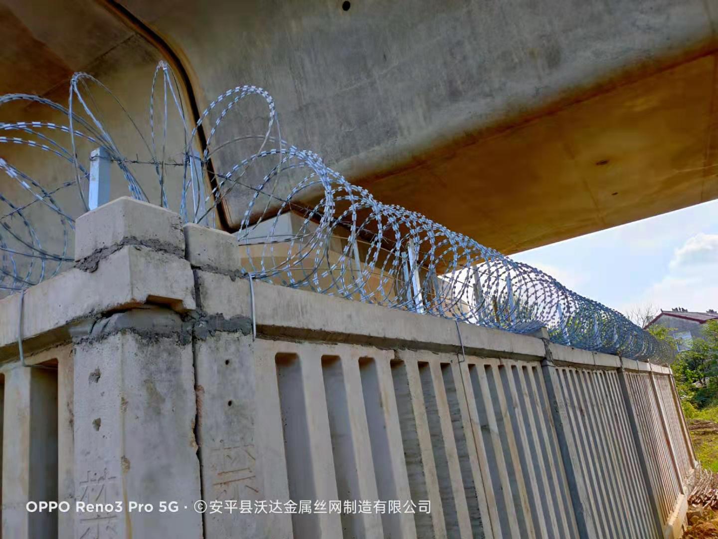 安徽高鐵刺絲滾籠圖片6 安徽高鐵刺絲滾籠圖片6